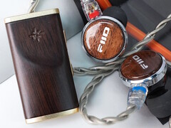 Il DAC in legno Fiio Snowsky Melody supporta la riproduzione Hi-Res Audio con cuffie cablate da 3,5 mm e 4,4 mm. (Fonte: Fiio)