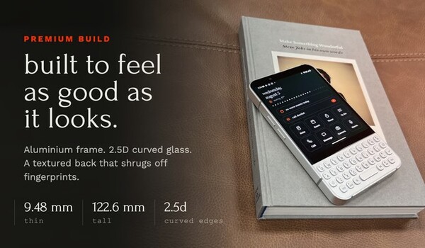 Il Minimal Phone 2 è più piccolo del modello precedente, ma presenta caratteristiche tecniche migliori.