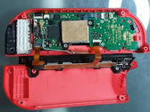 È possibile risolvere la temuta deriva dei Joy-Con con un pezzo di cartone. (Fonte: VK's Channel)