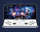 Android La versione 17 introduce una modalità di gioco per gli smartphone pieghevoli che visualizza un gamepad virtuale.