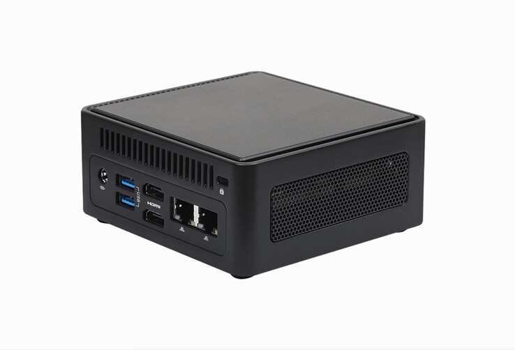 Le porte I/O posteriori includono due porte 2,5 GbE, due porte HDMI e due porte USB-A.