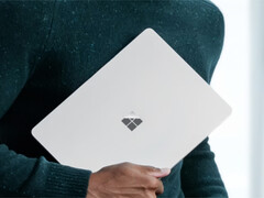 Il Surface Laptop da 13 pollici è il portatile più piccolo attualmente commercializzato da Microsoft.