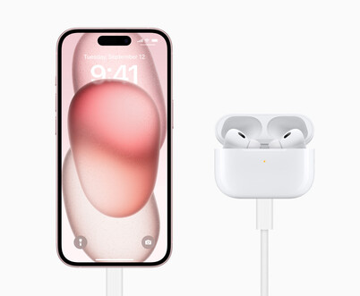 Gli Airpods Pro 2 possono ora essere ricaricati direttamente dall'iPhone 15 (Fonte: Apple)