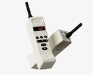 Il power bank portatile di Trozk si ispira al Motorola DynaTAC 8000X.