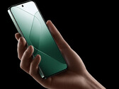 Secondo quanto riferito, Xiaomi 15 manterrà le stesse dimensioni compatte di Xiaomi 14, ma avrà una batteria più grande (fonte: Xiaomi)