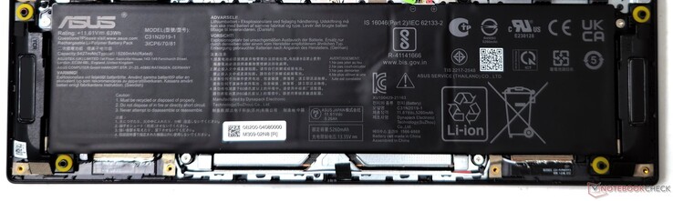 La batteria da 63 Whr del VivoBook 14X offre un'autonomia decente