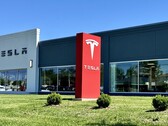 Un centro di assistenza Tesla (Fonte: Dilip Vishwanat/SLBJ)
