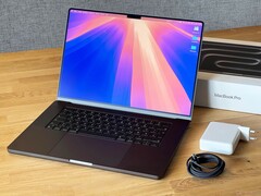 Il MacBook Pro con display OLED potrebbe arrivare sul mercato già alla fine del prossimo anno. (Fonte: Notebookcheck)