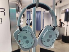 Le cuffie Nothing (1) saranno disponibili in azzurro. (Fonte immagine: nothing_fan_blog via Instagram)