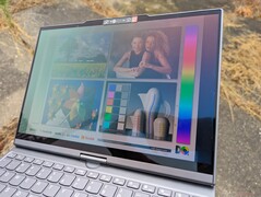 OLED all'aperto in condizioni di cielo coperto