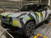 Rivian è stata così gentile da includere le foto dei suoi muli di prova R1S 2025, che ha aggiornato con batterie LFP più piccole. (Fonte immagine: EPA via Rivian Forums)