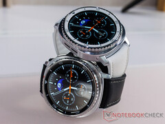 Galaxy Watch 8 Classic è dotato di un pulsante Quick sul lato. Nella foto: le due varianti di colore dello smartwatch. (Fonte: Notebookcheck)