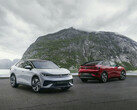Con la loro forma da coupé, i nuovi SUV elettrici Volkswagen ID.5 e ID.5 GTX hanno un aspetto piuttosto sportivo (Immagine: Volkswagen)