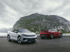 Con la loro forma da coupé, i nuovi SUV elettrici Volkswagen ID.5 e ID.5 GTX hanno un aspetto piuttosto sportivo (Immagine: Volkswagen)