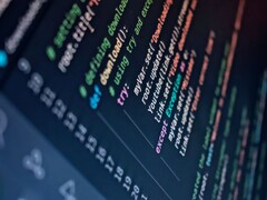 Primo piano di uno schermo che mostra il codice sorgente Python evidenziato a colori