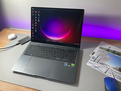 Samsung Galaxy Book3 Ultra 16 (i9-13900H, RTX 4070) fornito da: