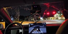 Nuova routine di pulizia dei tergicristalli della Tesla Model Y. (Fonte immagine: @DirtyTesLa/X)