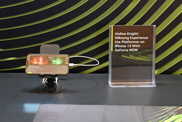 Hollow Knight: Silksong mostrato in esecuzione tramite GFN su un iPhone 13 Apple