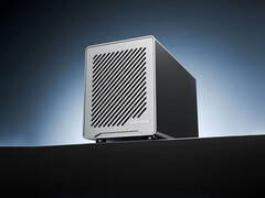 Il prezzo di Y104A parte da 345 dollari su AliExpress. Nella foto: la parte anteriore del NAS. (Fonte: AliExpress)