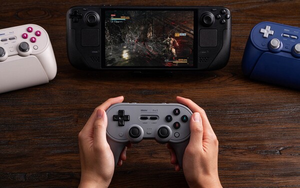 8BitDo Pro 3 è compatibile con i dispositivi Steam Deck e SteamOS. (Fonte: 8BitDo)