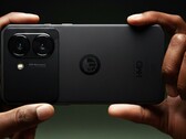 L'ultimo smartphone di fascia media di HMD presenta un modulo fotocamera simile all'iPhone 17 Pro di Apple. (Fonte: HMD Global)