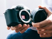 Il Sony ZV-E10 II avrà presumibilmente un'impugnatura molto più grande rispetto al suo predecessore, raffigurato qui. (Fonte: Sony)