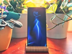 Il Motorola Edge 40 Neo sembra ricevere un successore. (immagine simbolica, fonte immagine: Florian Schmitt, Notebookcheck)