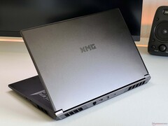 XMG Focus 17 M25 (fonte: Notebookcheck)