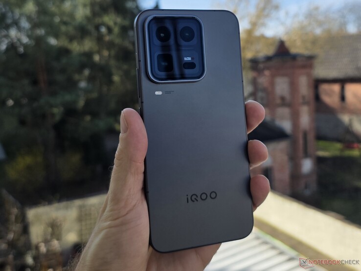 Recensione dello smartphone Vivo iQOO 15 Ultra