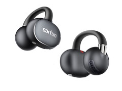 Gli auricolari EarFun Clip 2 si agganciano alle orecchie per fornire la traduzione AI e la riproduzione musicale in risoluzione. (Fonte: EarFun)