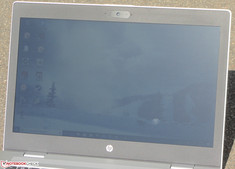 Il ProBook all' aperto (foto fatta in una giornata soleggiata in piena luce solare).