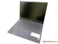 Recensione del laptop Asus ProArt StudioBook Pro 17. Dispositivo di test gentilmente fornito da Asus Germany.