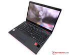 Recensione del Fujitsu Lifebook U9310X - convertibile business con LTE, che pesa appena 1 kg.