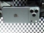 Un’importante fuga di notizie da Apple offre una prima presunta anteprima dell’iPhone 18 Pro. Sono trapelate anche immagini dell’interno del dispositivo.