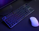 Tastiera da gioco Turtle Beach Vulcan II TKL accanto al mouse su un desktop
