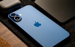 L'iPhone SE 4 è destinato ad essere una delle opzioni economiche della serie iPhone 16. (Fonte immagine: Jacob)