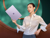 L'A14 Air 2026 è in vendita in Cina a partire da circa 1.003 dollari. Nella foto: un'immagine promozionale che mette in risalto il design leggero del portatile.