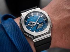 I nuovi orologi Casio G-Shock GBM-2100A-2B (nella foto) e GBM-2100A-4B vengono lanciati nel Regno Unito. (Fonte: Casio)