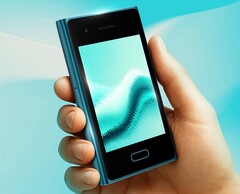 Si prevede che HMD Global lancerà a breve un modello gemello di dimensioni maggiori, che andrà ad affiancare l’HMD Touch qui illustrato.