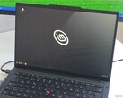 Il Lenovo ThinkPad T14 Gen 7, con Linux Mint.
