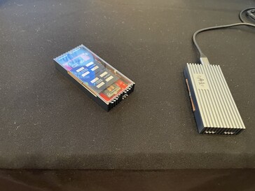 L'SSD con due Airjet Mini. (Foto: Andreas Sebayang/Notebookcheck.com)