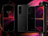 Il Sony Xperia 1 III (L) e l'Xperia 5 III (R) utilizzano la tecnologia Zeiss nell'attrezzatura della fotocamera. (Fonte dell'immagine: Sony - modificato)