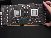 Le schede dual-GPU sono ancora vive. (Fonte: Der8auer)
