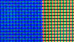 I singoli pixel possono essere visti anche sulla superficie del vetro.