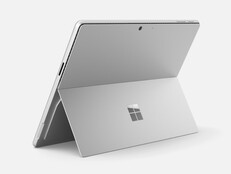 Il Surface Pro 12 in color platino.