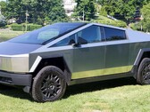 Il Cybertruck di Tesla viene richiamato per la quinta volta dopo un anno dalla sua commercializzazione. (Fonte immagine: Wikipedia)