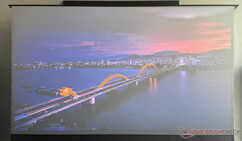 Alla luce del giorno (finestra frontale a destra)