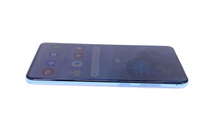 Diversi utenti di Samsung Galaxy S20+ stanno riscontrando gravi problemi con i display dei loro telefoni (immagine via own)