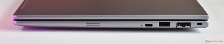 Esempio corretto: USB-C 3.2 Gen 2, USB-A 3.2 Gen 1, RJ45-Ethernet, slot per lucchetto Kensington