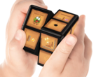 Il popolare gioco per smartphone Cut the Rope è stato reimmaginato per il WOWCube. (Immagine: CubiOs Inc)